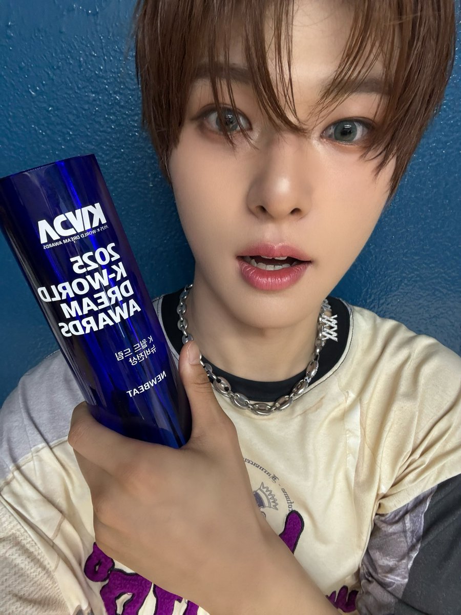 [#김리우]

K-WORLD DREAM AWARDS!!!
뉴비전상 감사합니다!!
팬분들도 감사합니다!! 싸랑해용