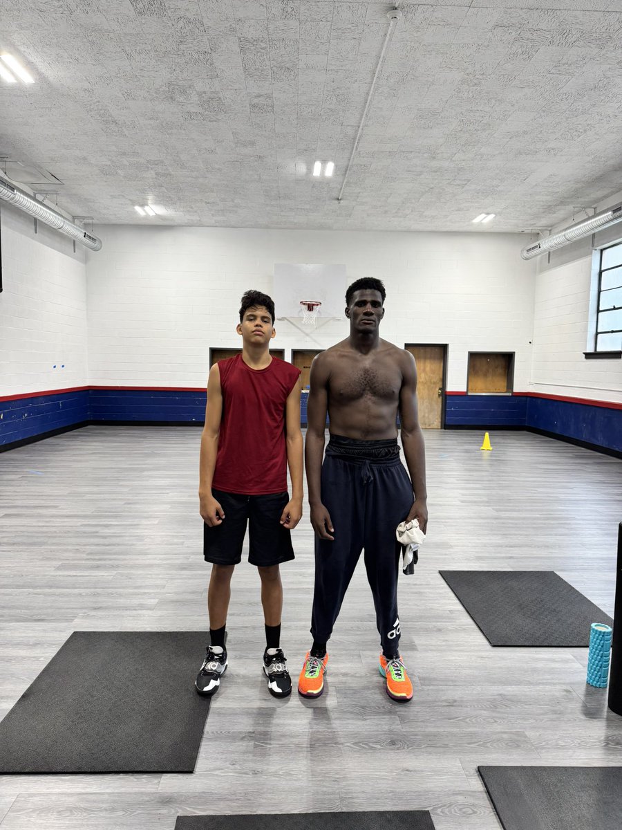 nebcbasketball_'s tweet image. Real Work! Five weeks later. True development 1️⃣ 🛑 shop. #Useeit👀 @Nike @nikebasketball @NikeEYB Who’s Next?  @CP3events @Jumpman23 @Flexbball