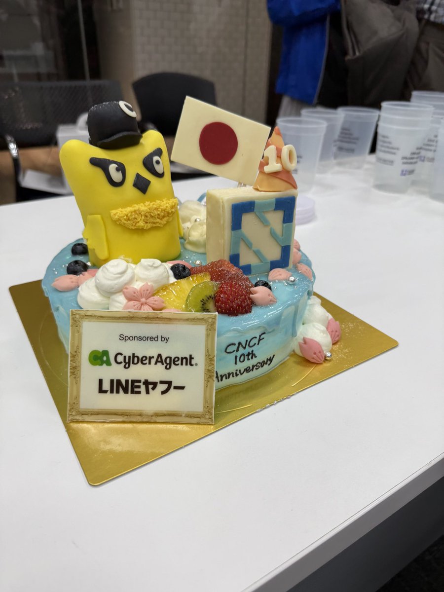 _a0i's tweet image. CNCF十周年おめでとうございました!久しぶりに会う方もたくさんいて、おしゃべりに夢中でケーキ食べ忘れたことを…この写真を見て気づきました…😂 #CNCF #cTENcf #CNCJ