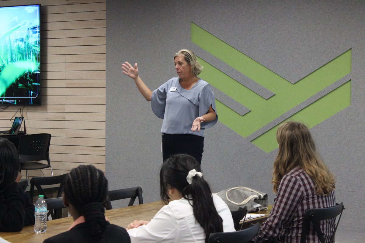 Leadership Iowa University tweet media