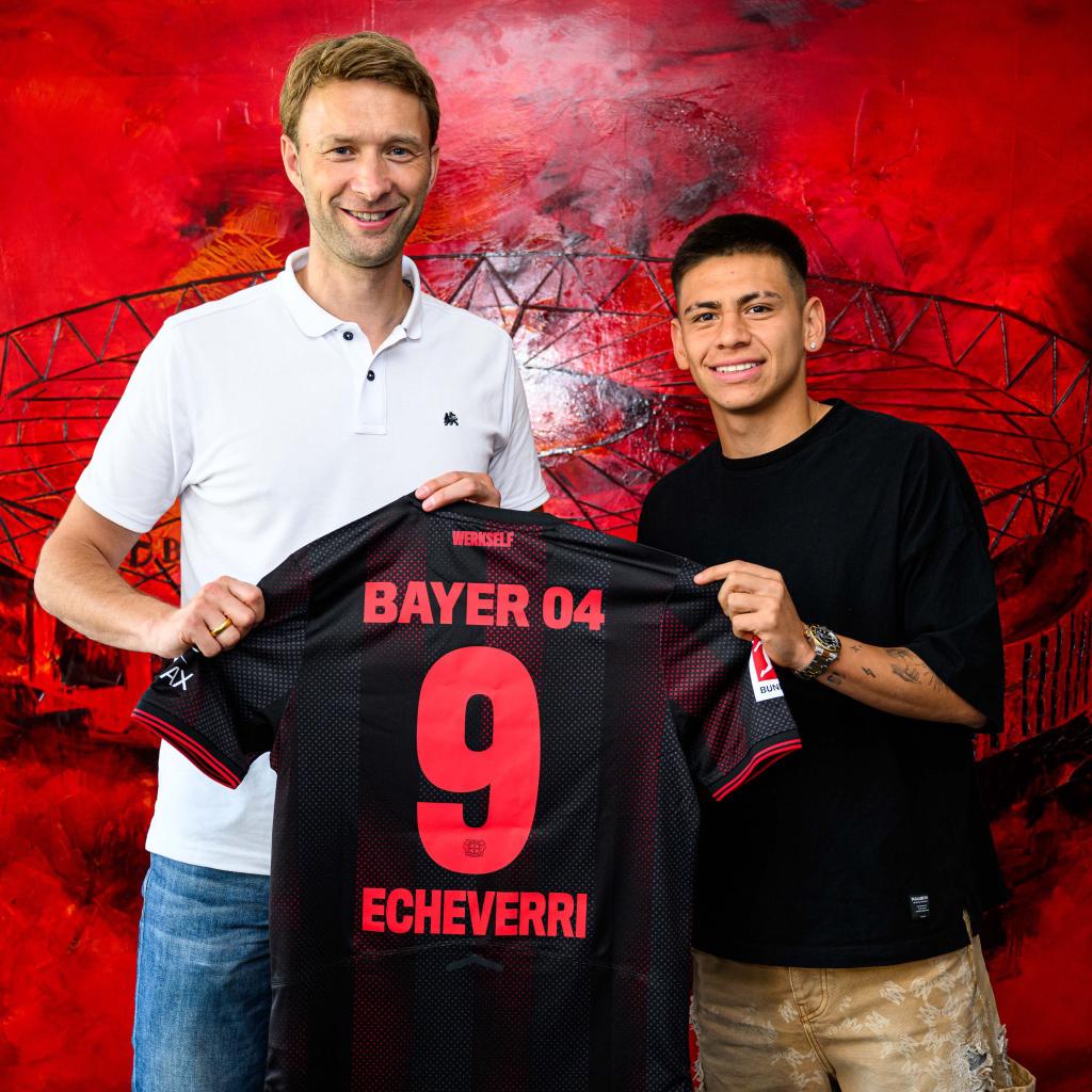 Taim (@taimtoumah) on Twitter photo 💥 | Bayer Leverkusen just signed Claudi Echeverri on a season-long loan from Man City ✅️📄
Source: <a href="/bayer04/">Marguerite Ren</a> 💥 | Bayer Leverkusen just signed Claudi Echeverri on a season-long loan from Man City ✅️📄
Source: <a href="/bayer04/">Marguerite Ren</a>