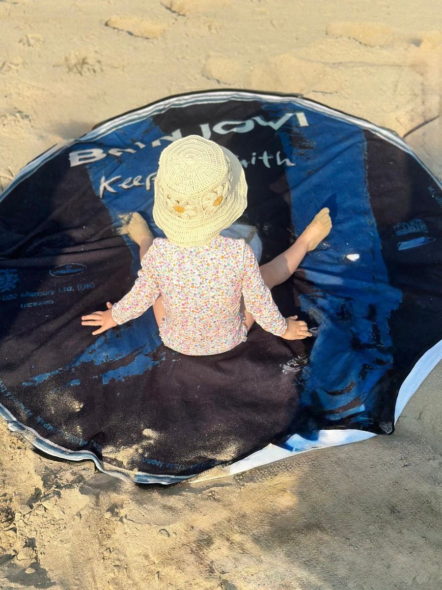 Luciacrush's tweet photo. Feels something like summertime 🐥❤️ 

#BonJovi 
#BonJoviForever 
#keepthefaith https://t.co/xqmJfketu3