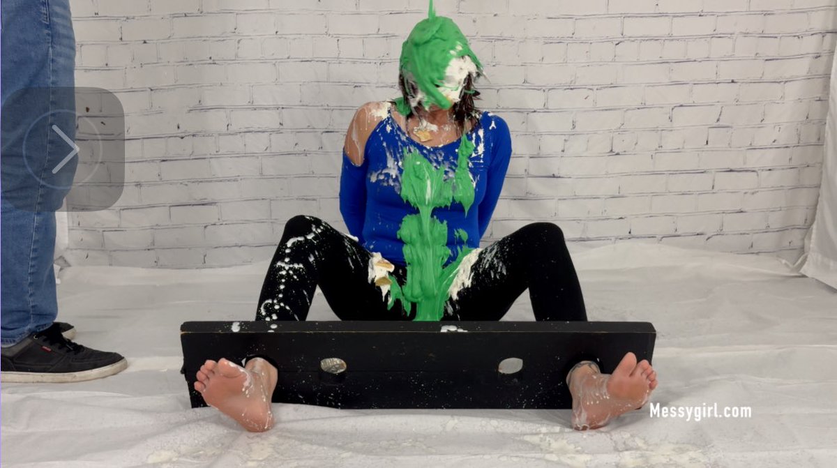 MessyGirlStudio's tweet photo. Cash or Humiliation with Breanna
.
.
.
📸: @theoriginalmessygirl
Model: Breanna
See our site for video!
https://t.co/u3ukqUNMT1
https://t.co/eFJ7vq5bw0
#WAM #cashormess #messy #wamgameshow #gameshow #wetandmessyfetish #messygirls #pietotheface #pied https://t.co/uSyVqgTd74
