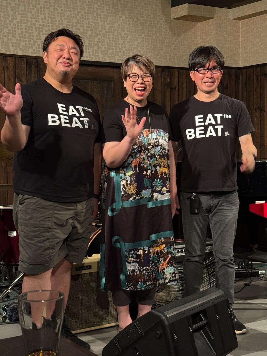 Dan_Yoshikawa's tweet photo. 【御礼】
BJDANツアー夏の陣
松山→宇和島→高知→姫路

無事に完走いたしました！！
いやー、各地各地、サイコーでした！
今回お世話になった、松山の母ことKIYOKAさん、宇和島の父ことヨネさん、高知の母ことah-we、BJDAN+one高原さん

そしてライブハウス関係各所の皆様！

そして、そして！酷暑の中、遊びに来てくださった沢山の皆様！

本当にありがとうございました！

どの会場盛り上がりまくりでした！

音楽させてもらってる事に心の底から感謝したツアーでした。
これからまたツアーに出る事があると思いますが、今後ともBJDAN、どうぞよろしくお願いいたしまします！！

ほんま全行程気色良かったー！最高！

改めまして、本当にありがとうございました！

#bjdan 
#kiyoka 
#ah_we
#高原浩二 
#松山カラフル 
#宇和島69jack
#高知サルバドール 
#姫路layla
