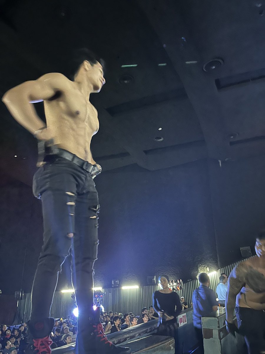Pumunta ako sa Some Nights I Feel Like Walking premiere sa Isetann Recto. Di ko alam ang nangyayari.