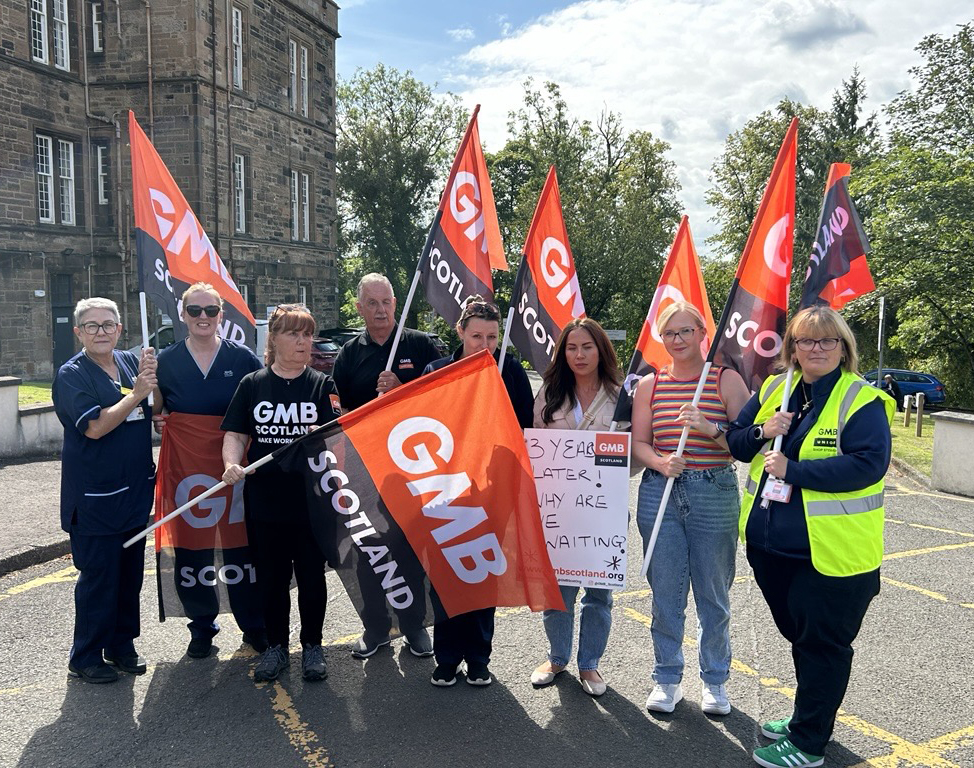 GMBScotOrg's tweet photo. Enough is enough: GMB Scotland members rally for fair pay after waiting years for decision on grades

District nurses rallied outside the HQ of Scotland's biggest health board today amid escalating anger over pay and grades.  https://t.co/nDPR3WOyym https://t.co/FNgv7schoY
