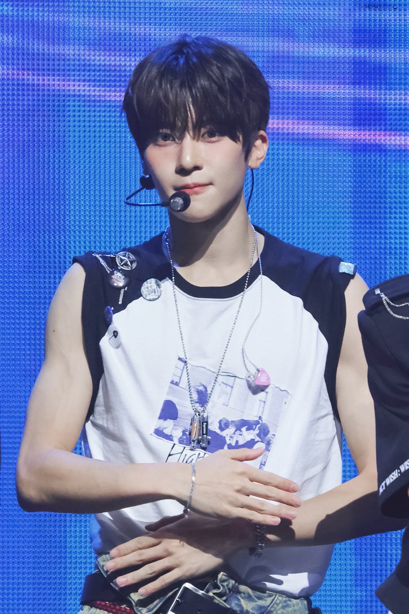 20250821
축하해^^

#시온 #SION #シオン
#NCT #NCTWISH