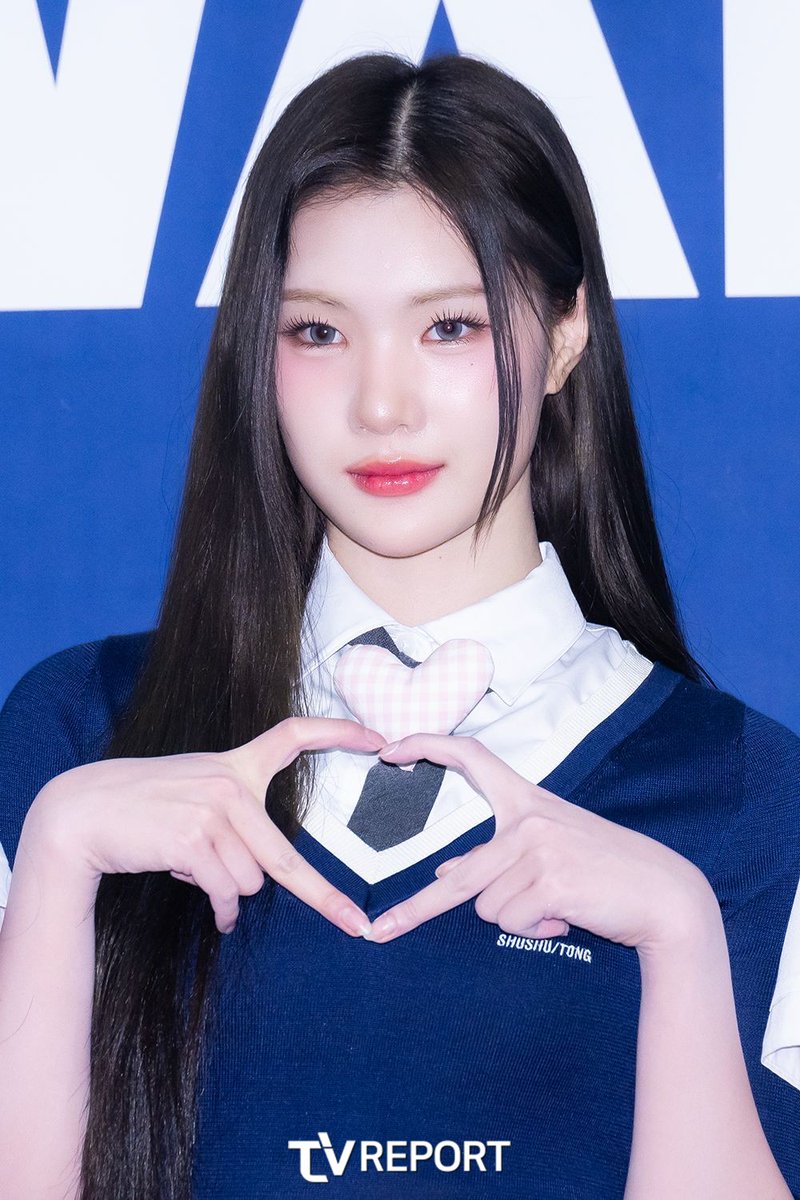 PressPhoto] 250821 2025 K-World Dream Awards Hearts2Hearts Blue
