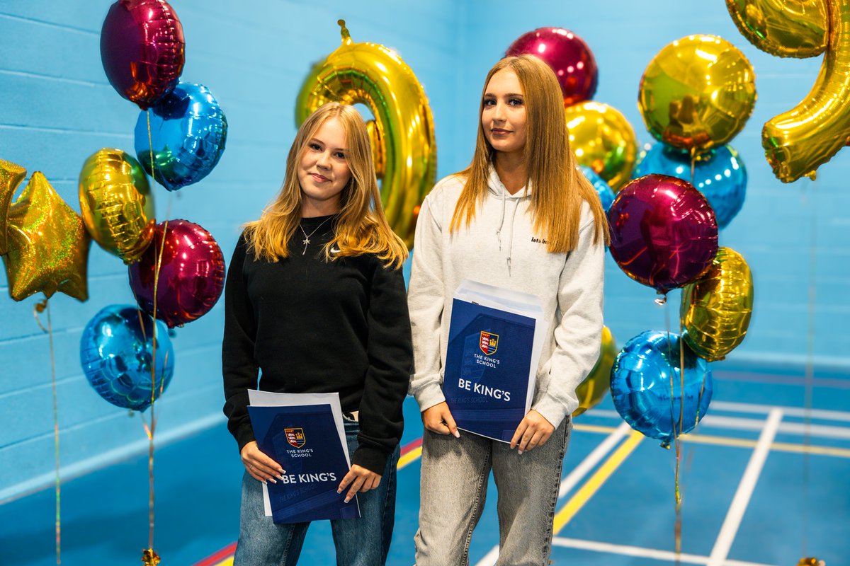 PATKingsSchool's tweet image. 🎉Class of 2025 🎉

We are so proud of every single student. You've all worked so hard and shown so much determination and dedication. 

We wish you all well in the future ⭐️

#BeKings #AimHigh #UnlockYourPotential