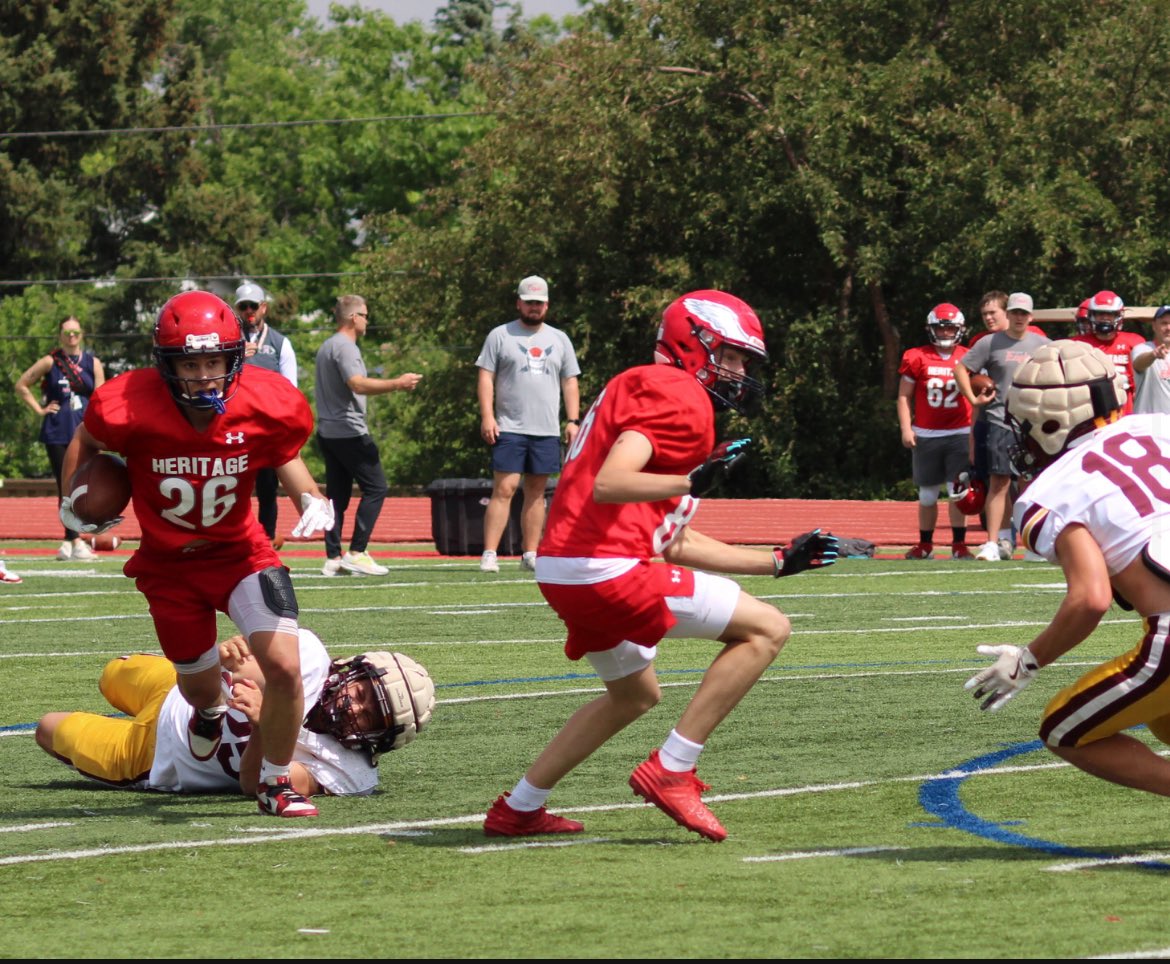 AmenTruly's tweet photo. Good scrimmage vs Windsor https://t.co/1tdFboHHjO