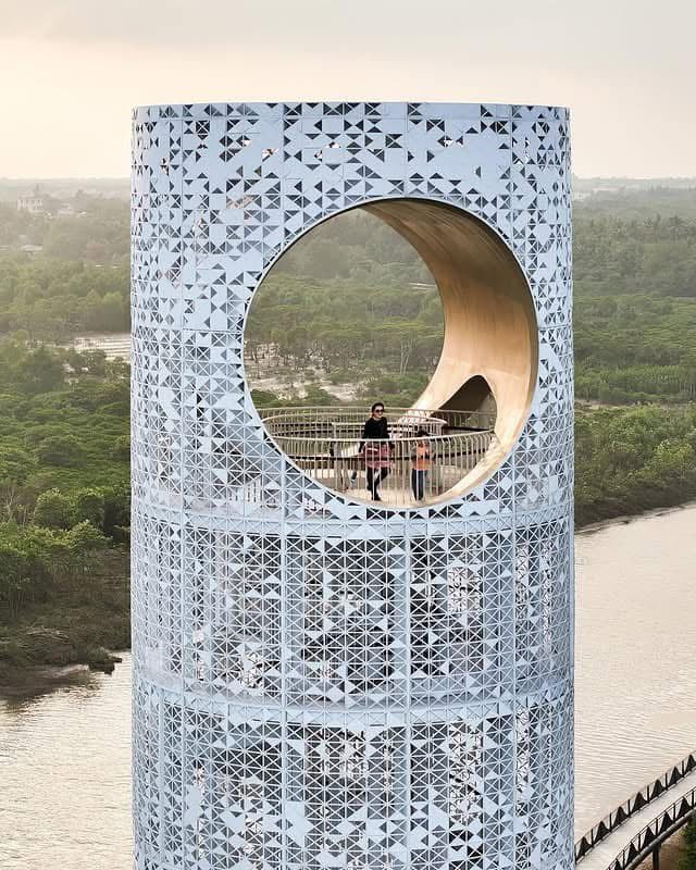 ⛓️Located in Dongzhai Port National Nature Reserve, Hainan, The Lunar Tower stands as an architectural tribute to its natural surroundings.
