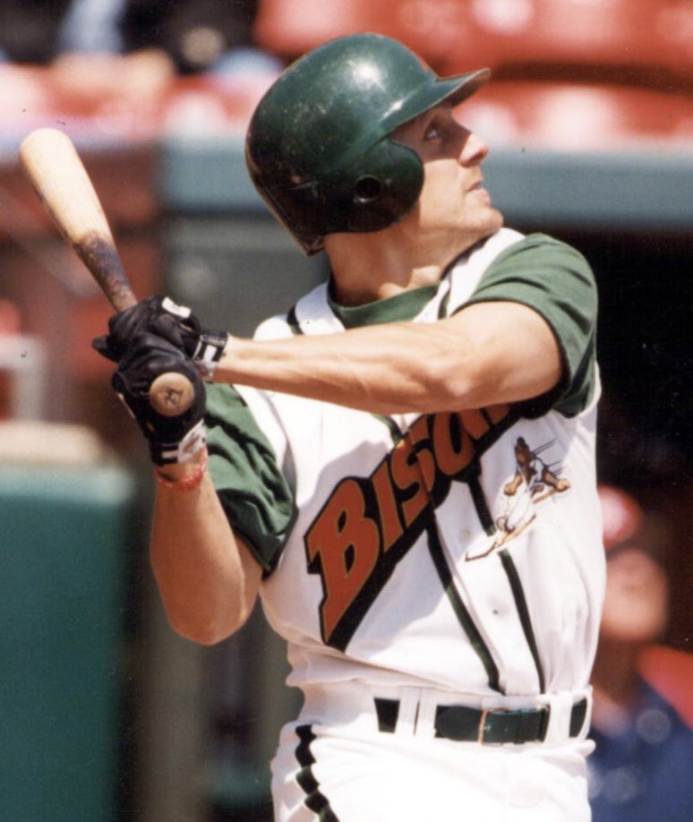 HERDchronicles's tweet photo. #OTD in 1998, Bill Selby hit a 2-run HR, giving him HRs in five consecutive games, to lead the #Bisons to a 3-2 win at Rochester. The five-game HR streak tied Selby for the Bisons all-time record with Ollie Carnegie and Carlos Garcia—and later Andy Marte  and Lucas Duda. https://t.co/XSIm8JazHY