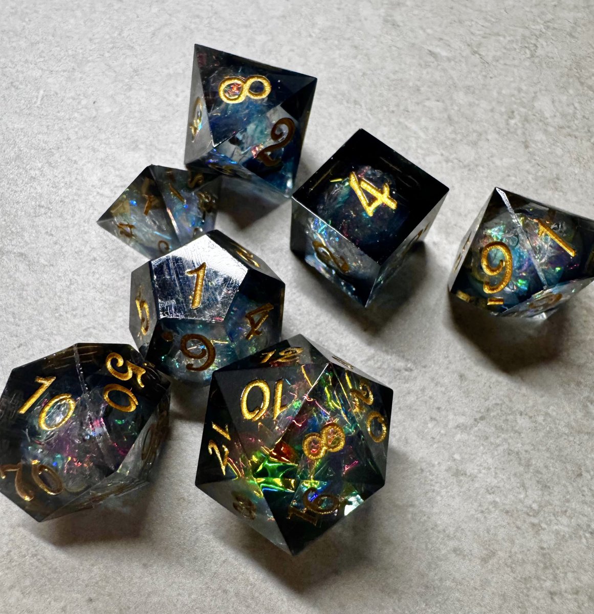 첫 내돈내산 다이스들 
다 맘에들어