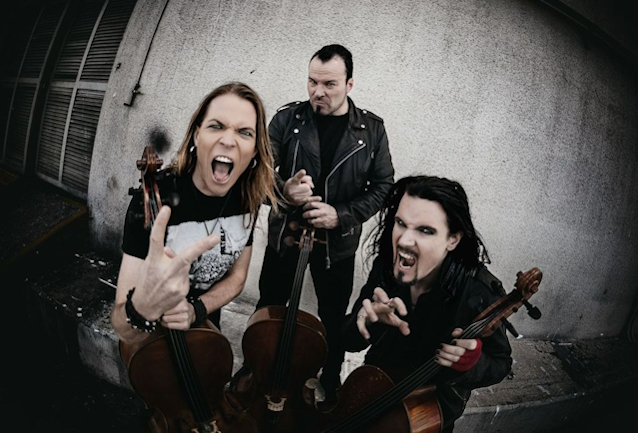 APOCALYPTICA's EICCA TOPPINEN: 'We've Been Always Very Grateful For Everything We Have Gotten From METALLICA' blabbermouth.net/news/apocalypt…