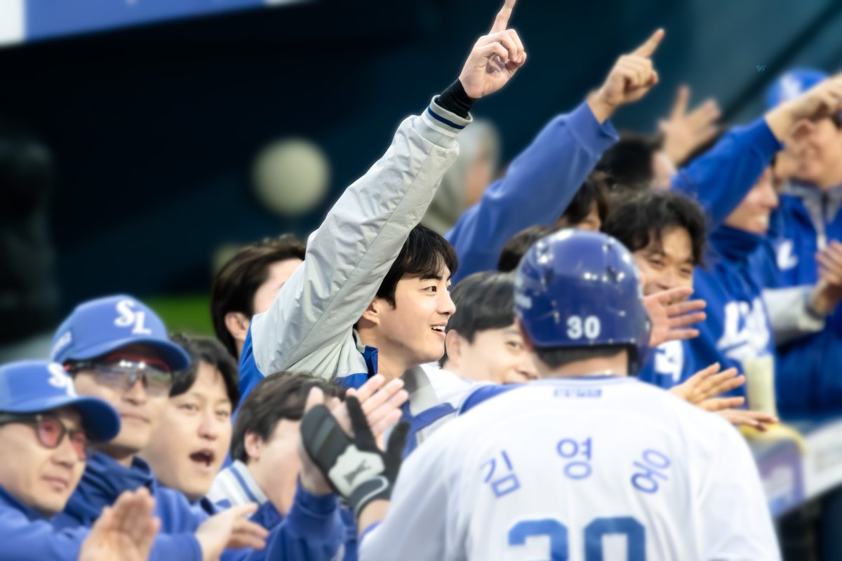 아 몰라 그래도 구자욱 좋아...
내일 첫타석부터 홈런 쳐줘
#삼성라이온즈 #구자욱