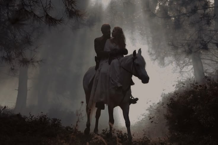 Faeinthenorth's tweet photo. A warrior chief and his soft girl healer 🥰 https://t.co/UjtC1BcdsJ
