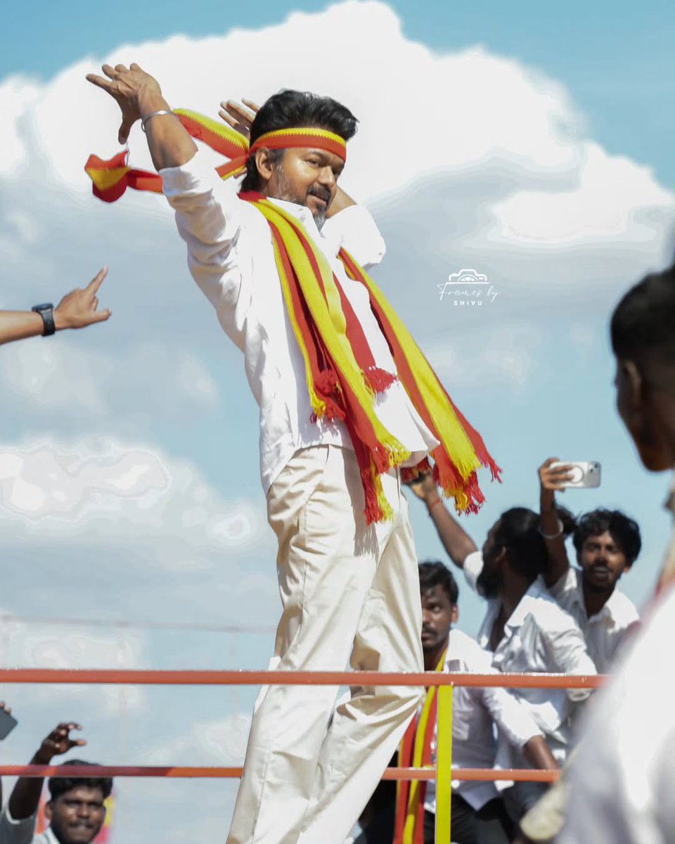 SuchitraKarthi5's tweet photo. EXCLUSIVE: UHD Clicks of our Thalapathy Vijay from the Madurai Maanadu. 

#TVKVijay #TVKVettriMaanadu @TVKVijayHQ @actorvijay https://t.co/g32sKoS9Og
