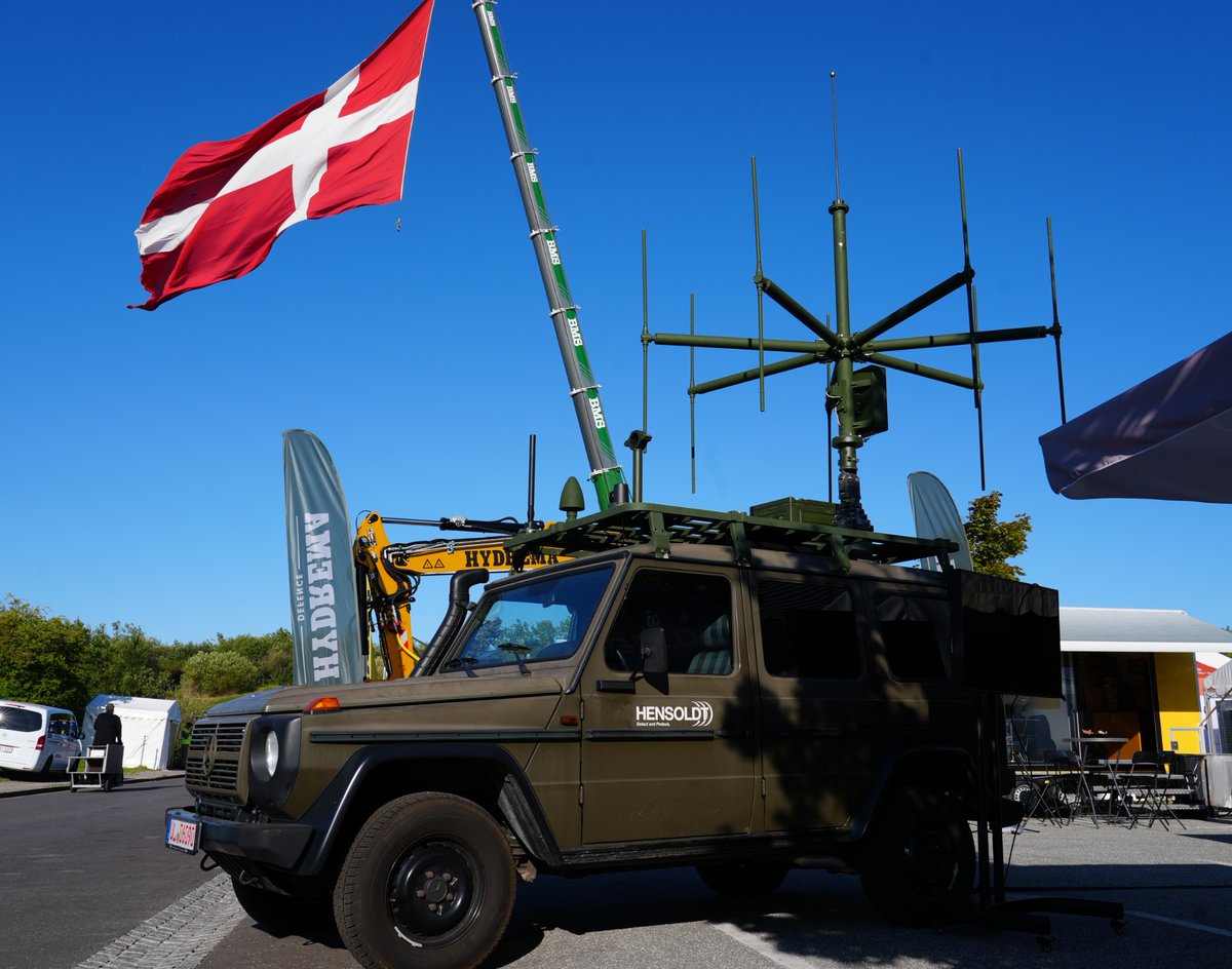 hensoldt's tweet photo. At the #DALO Industry Days in Denmark, @HENSOLDT is proud to join the conversation on how advanced technologies can underpin the next phase of the European Sky Shield Initiative (ESSI), for example with our #Twinvis passive #radar. #ESSI #detectandprotect https://t.co/iXFWvYIdS2