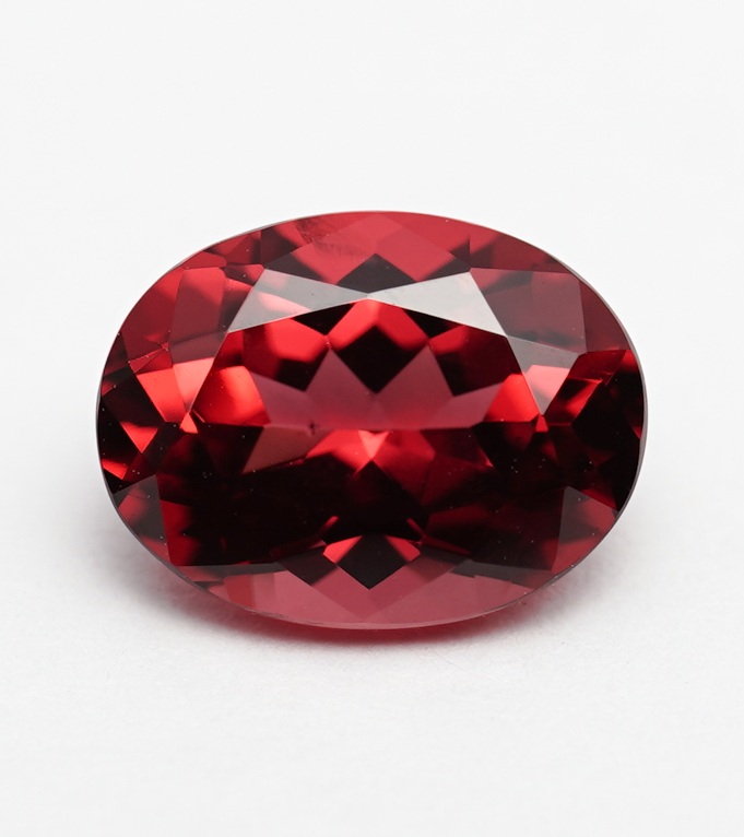 山梨宝石博物館の宝石写真(フリー素材)が大変ありがたい…。左はペリドット、右はスピネル。#8月の誕生石
 gemmuseum.jp/photos/
WEBストアのジュエリーも良い石を使ってて、綺麗なグリーンアウイナイトのリングなど全て売切れ…。残念。store.gemmuseum.jp