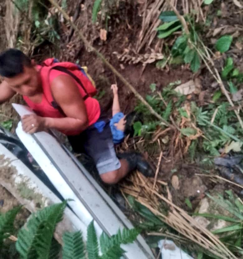 #Aragua Trágico accidente en carretera de Choroní, #Maracay dejó un saldo de 3 muertos y 2 lesionados, este miércoles 20agos. Entre las #víctimas figura una dama que estaba en gestación. Al parecer, era una familia que viajó desde Caracas para disfrutar de las costas aragüeñas.