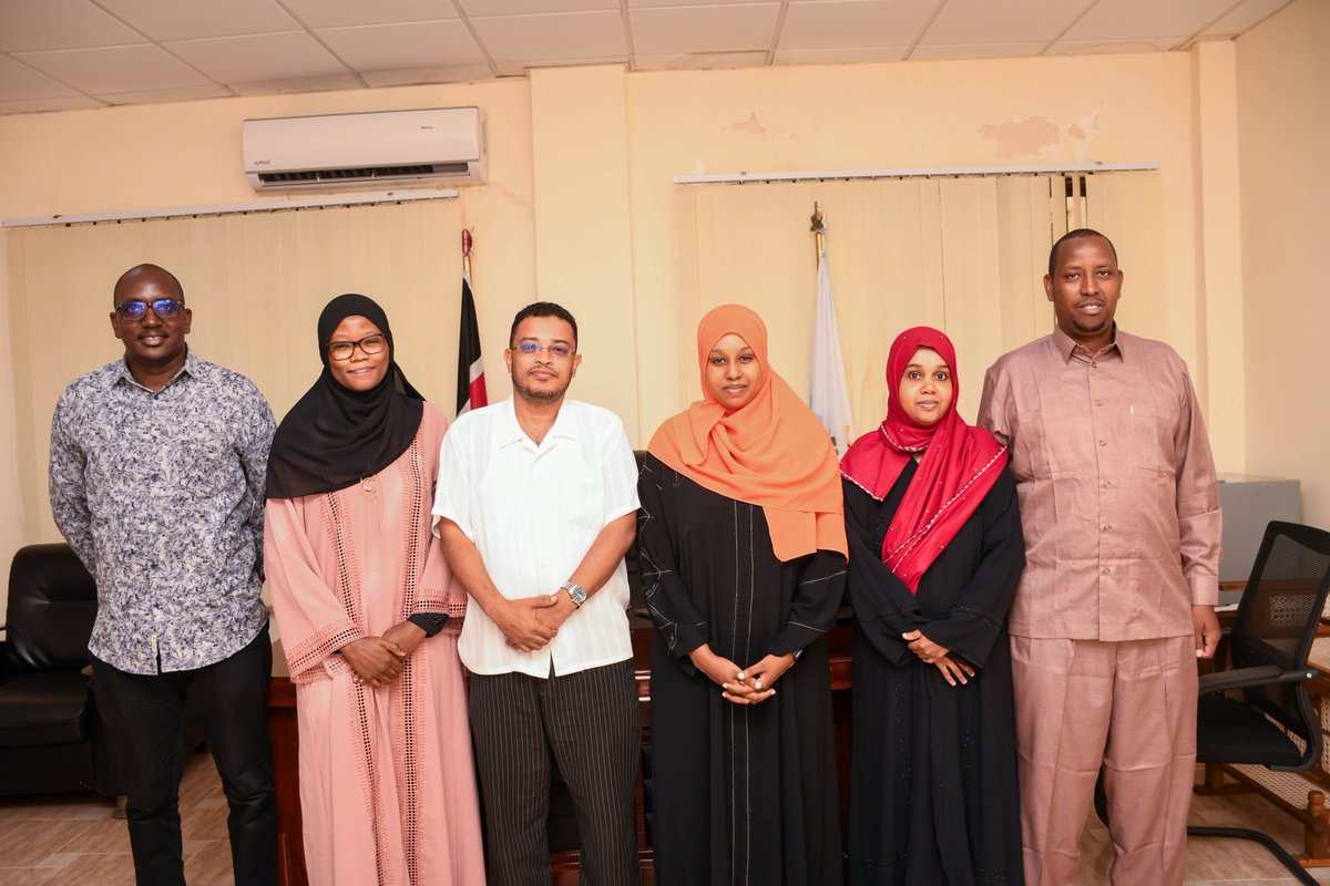 actionlife_Ke's tweet photo. Action Life Kenya & Lamu County discuss #BlueBiz Program, empowering 1,200+ youth, women & PWDs in coconut value chain. Focus: KEBS certification, grants, stalls & expo links for startups. #YouthEmpowerment #EconomicGrowth #CoconutValueChain https://t.co/eVScn4cdHb