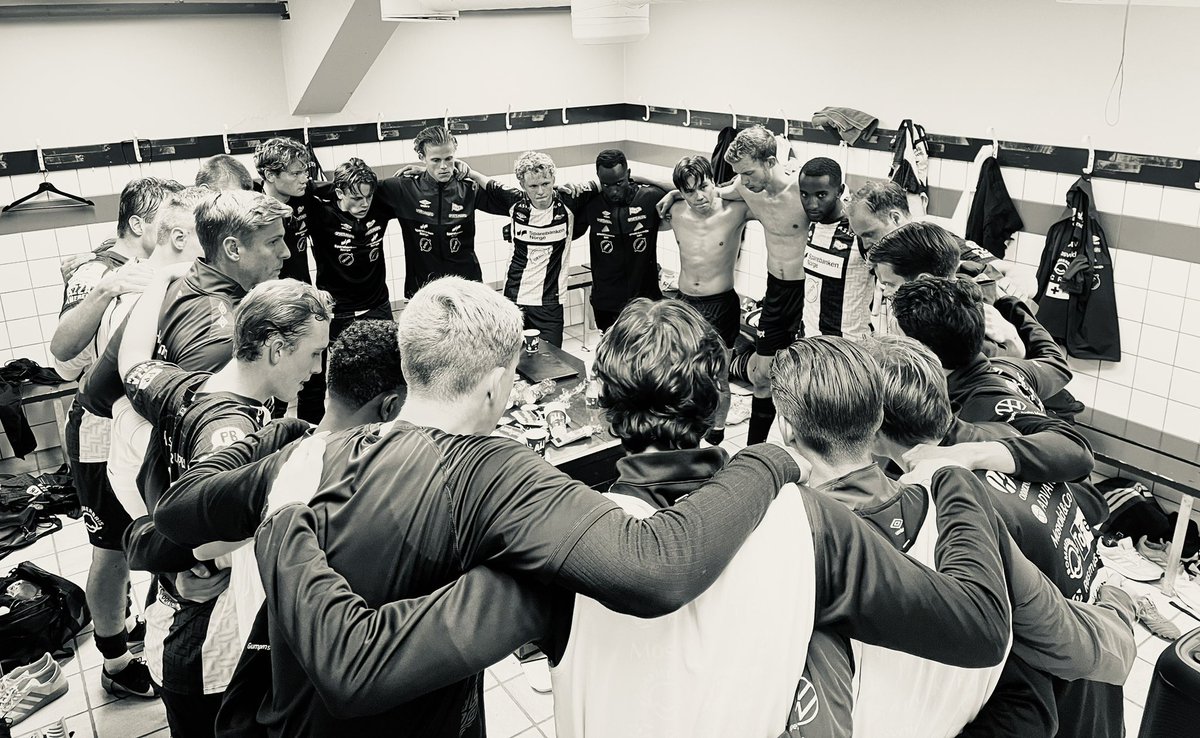 Vi tar årets andre seier over vår nærmeste rival, og sesongens 13. 3-poenger totalt. Takk til dere som kom på stadion og fikk oppleve et historisk lokaloppgjør under flomlysene på Gamle Ærverdige. 

fkdonn1909.com | #fkdonn 🔵⚪️🔵