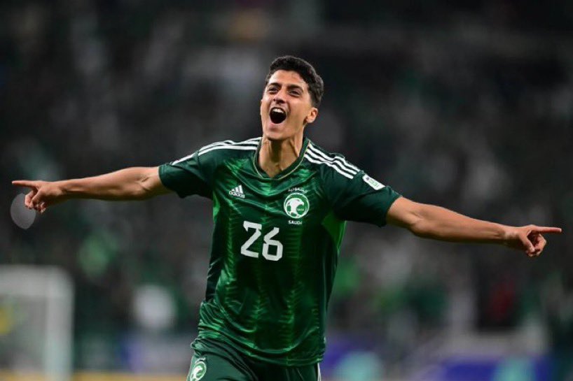 تبون العمري ؟ هاتوا ثلاثي ذا وانا راضي غيره توكل 💛