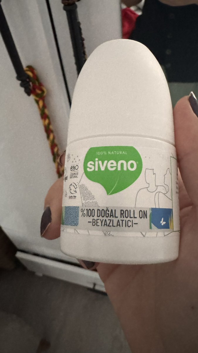 Şundan o kadar memnun kaldım ki her fırsatta övmek istiyorum, yeri gelmişken yine öveyim hem uygun fiyatlı hem doğal içerikli hem de ter kokusuna elveda