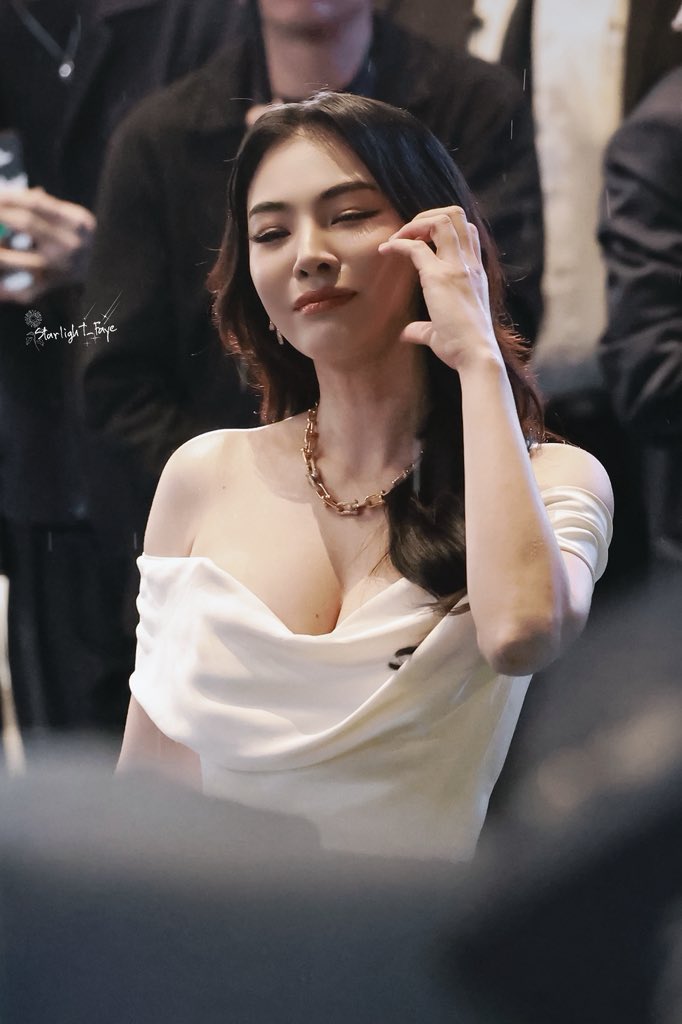Starlight_Mali's tweet photo. 🌻21 August, Tiffany &amp; Co.✨

The Legend 🤍🩵
@malisorn00 
@TiffanyAndCo

PERAYA LEGENDARY LEGACY
#TiffanyAndCoxFaye https://t.co/wErRZVcfS5