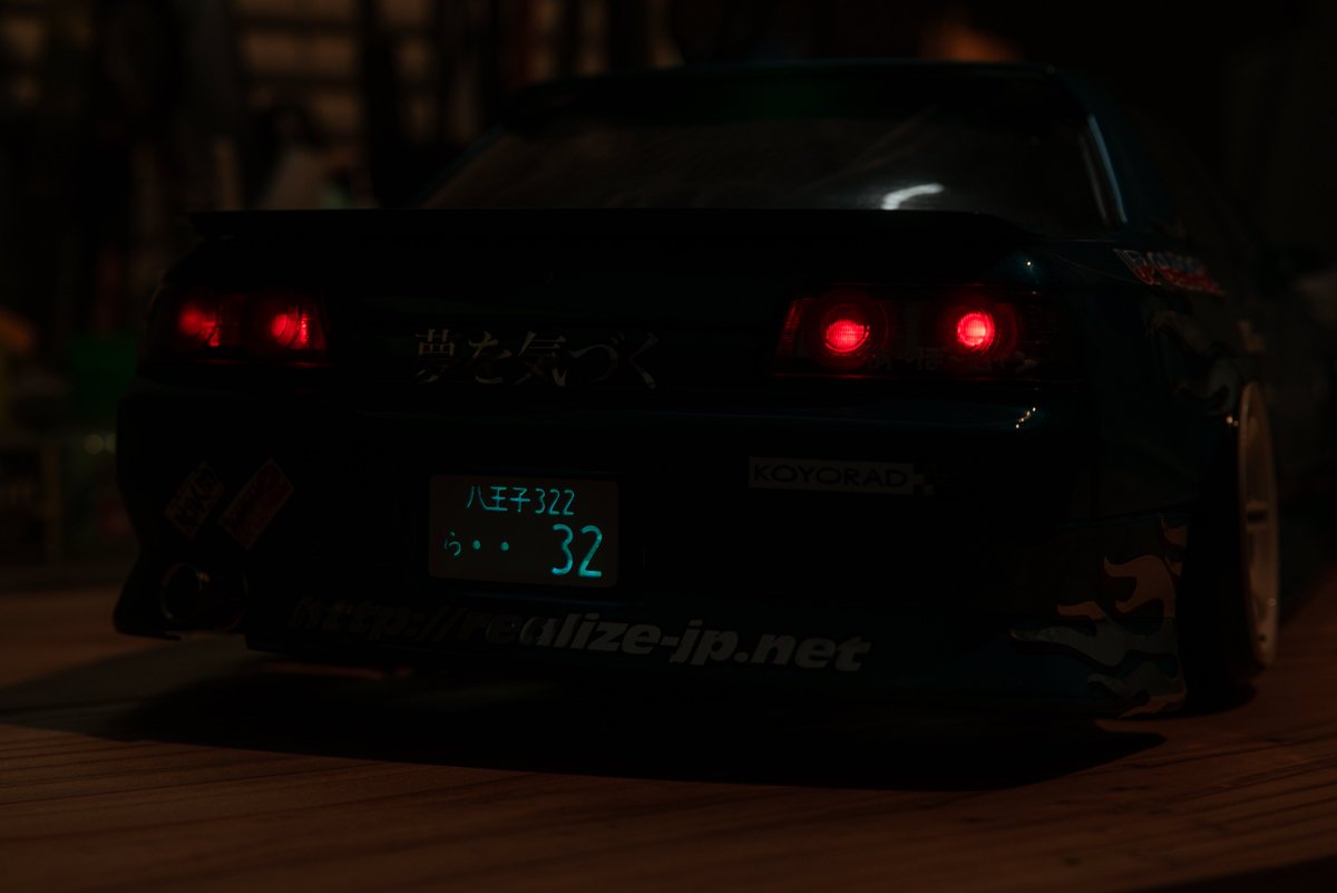 QL_CUSTOMS's tweet photo. 試作の1/10 字光式ナンバー

この方式だと"浮いた島"がある文字が使えないので八王子か平仮名の地名くらいしか選べないっていうバリエーションの少なさが難点

あと画数の多い漢字も潰れるので無理

島に橋掛けてもいいなら選択肢広がるんですけどね https://t.co/OUzecAn0wP