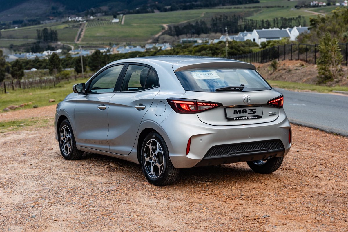 khuleonwheels's tweet image. Yesterday we spent some time in the range-topping MG3 1.5 HEV. In terms of aesthetics, it looks similar to the other models in the line-up. We’re fans of the sporty design of this supermini. As for the cabin, it’s not a bad place to be. Cabin space is decent…
#MG3 #MGSouthAfrica