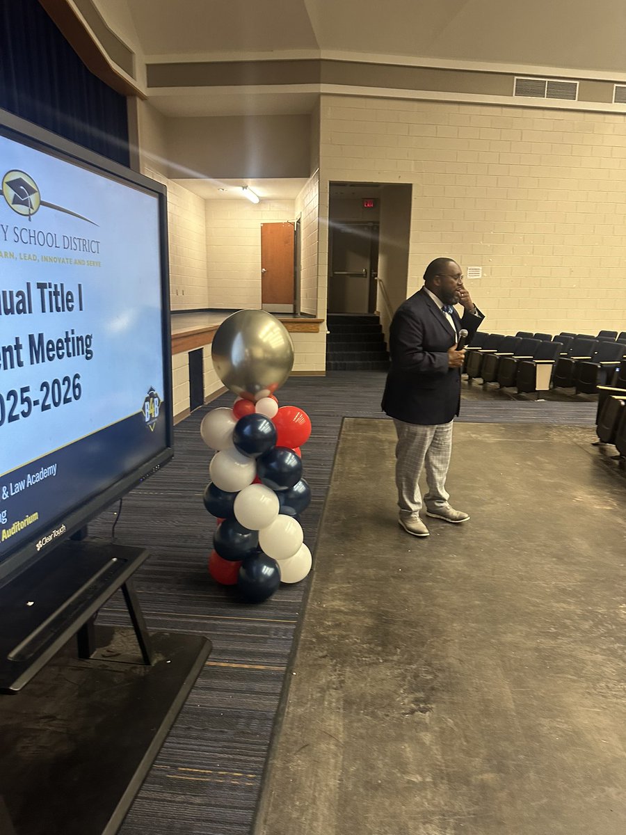 SWPatriots's tweet photo. What a successful Annual Title I meeting and Senior Parent meeting!  Thank you parents for your support in your scholar and our collective community. #Southwestblessed #EverdayUbuntu #MosaicaView #Sawubona https://t.co/C0zJyC5ghR