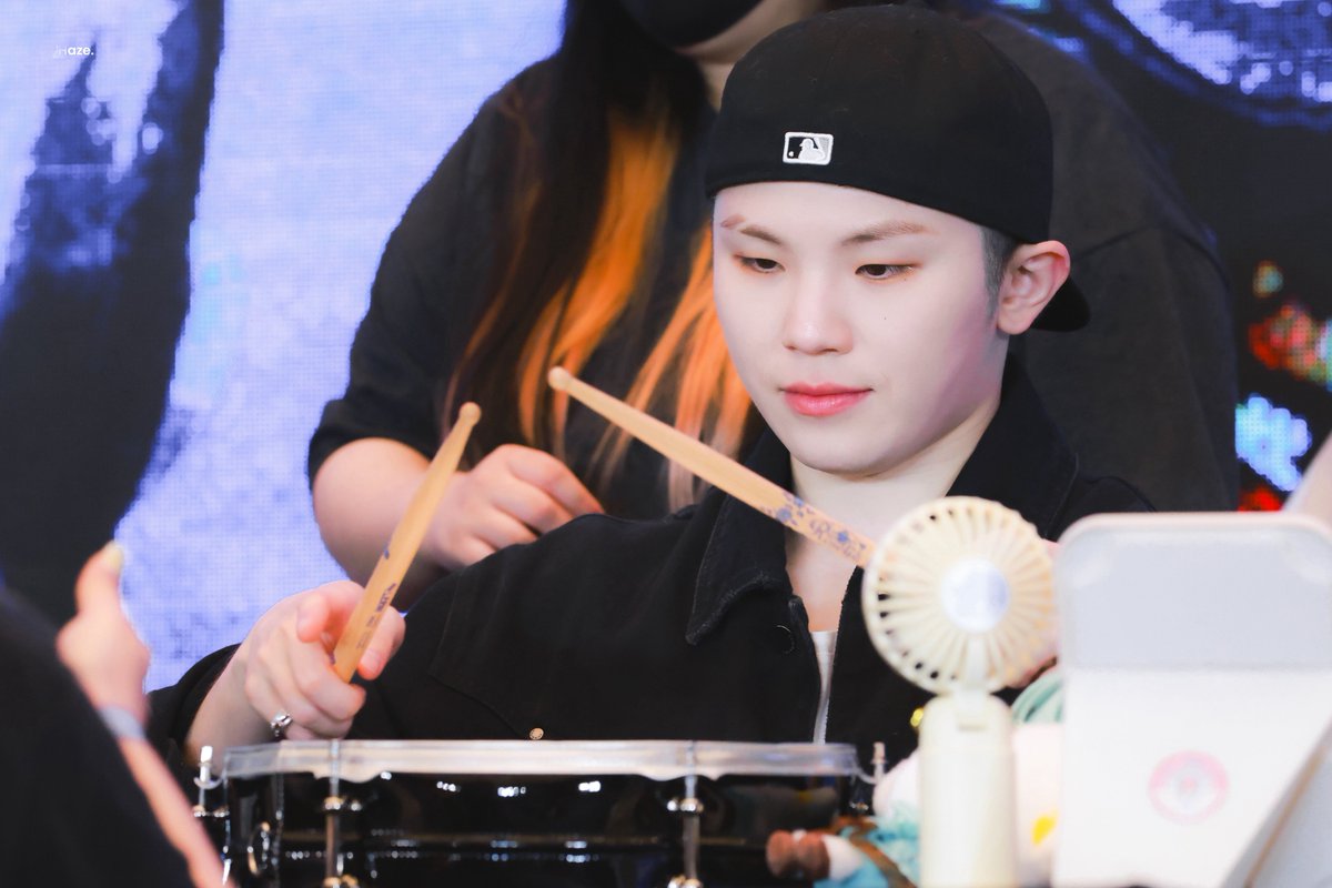 _haze_96's tweet photo. 250821 베이징

🥁🥁

#세븐틴 #SEVENTEEN #우지 #WOOZI https://t.co/G124kfTTpz