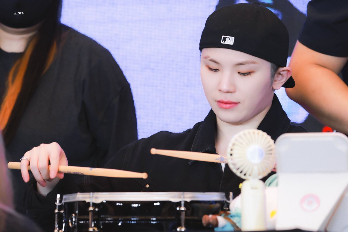 _haze_96's tweet photo. 250821 베이징

🥁🥁

#세븐틴 #SEVENTEEN #우지 #WOOZI https://t.co/G124kfTTpz