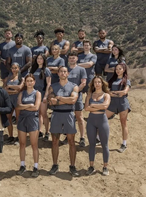 JerseyShade's tweet photo. It’s actually hilarious that a bunch of vets were saying how horrible and boring the rookies were this season when in reality this is BY FAR the BEST group of rookies we’ve had in years. Strong, center of the strategy, dramatic as hell. I love these new rookies! #TheChallenge41 https://t.co/zrWNVOJj1Q