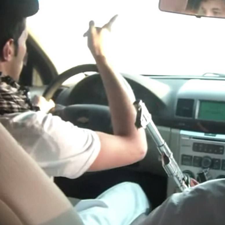 ما طلبنا الناس مدح ولا شفاعه 
ولا نمن  بشي .. لا منا عطــينا 

نفعل المعروف من طيب و قناعه 
ولا رفضنا شي / ما يفرض علينا..