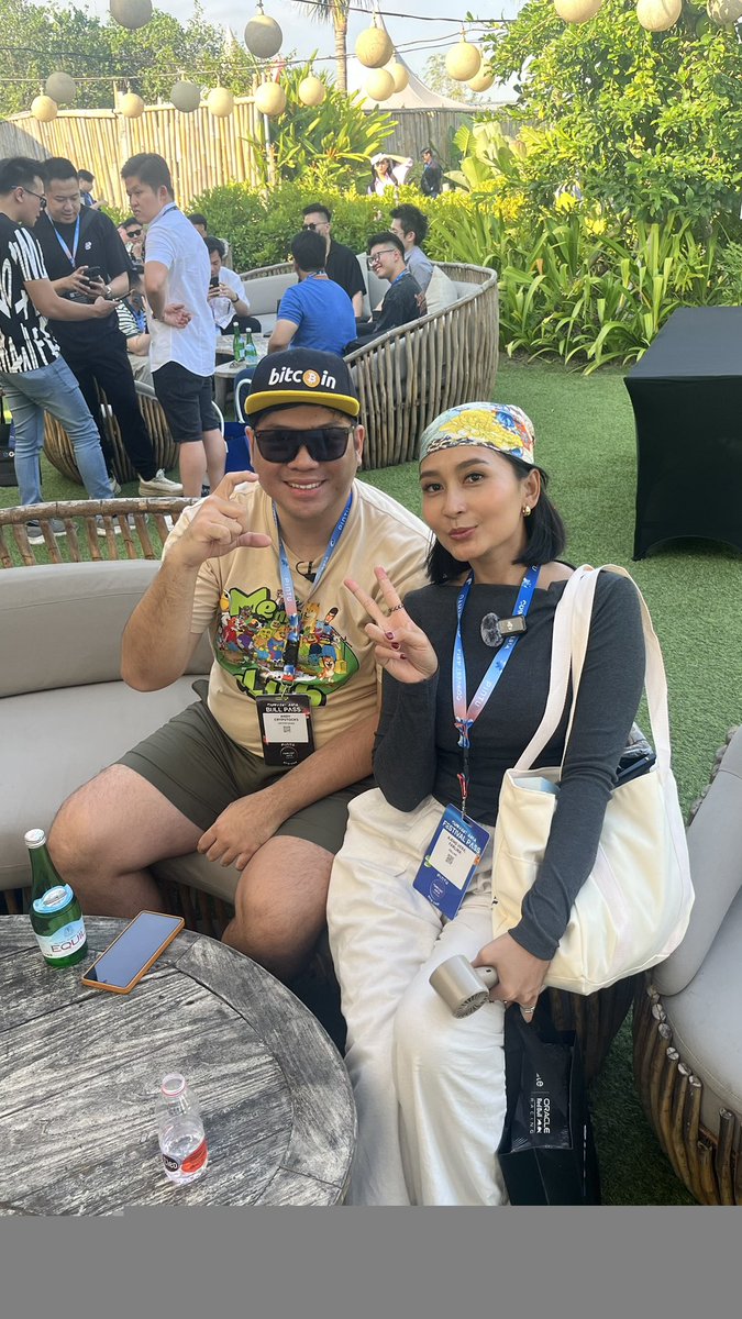 Ajeng Vera tweet media