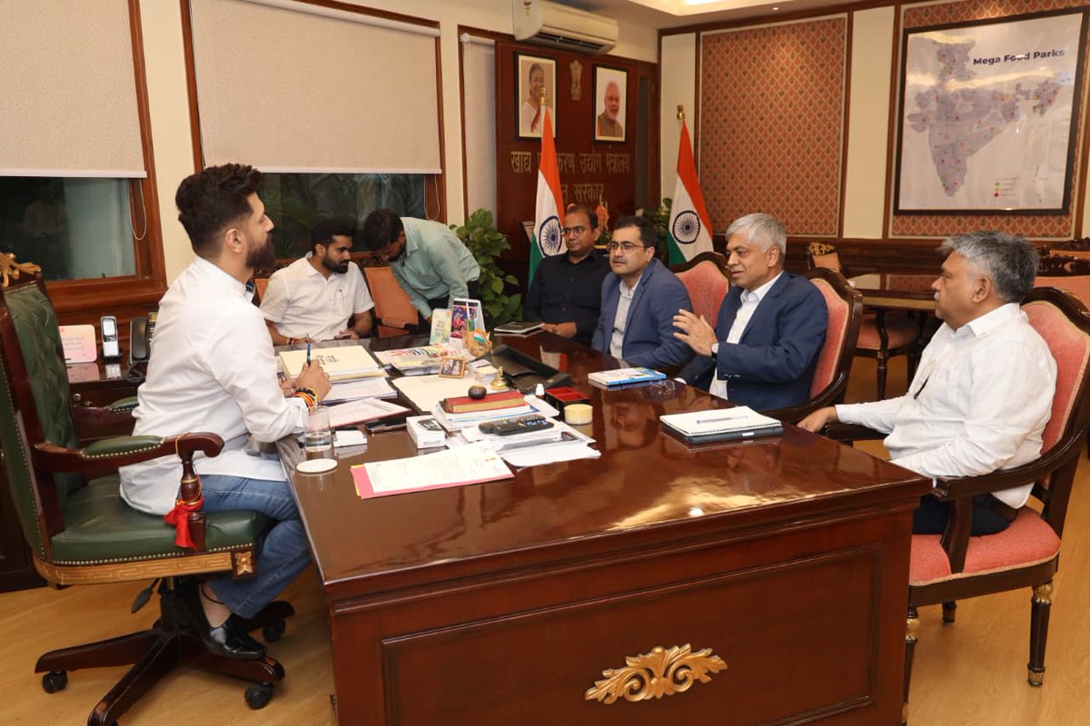 आज मंत्रालय में टाटा स्टील के अधिकारियों के साथ एक सकारात्मक चर्चा हुई। चर्चा में खाद्य प्रसंस्करण उद्योग के लिए नवाचारपूर्ण और पर्यावरण-अनुकूल पैकेजिंग समाधानों पर केंद्रित रहीं, जो स्थायी प्रगति की दिशा में एक महत्वपूर्ण कदम है।