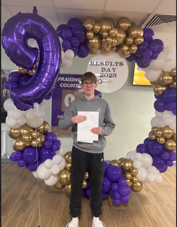 OAHemsworth's tweet photo. 🎉💜We have had a fantastic morning celebrating the amazing GCSE results of our Year 11 students!🎉💜
We are so proud of you all and wish you all every sucess in your next steps for the future.
#ResultsDay2025 #TeamHemsworth https://t.co/UDEjJYOO7a