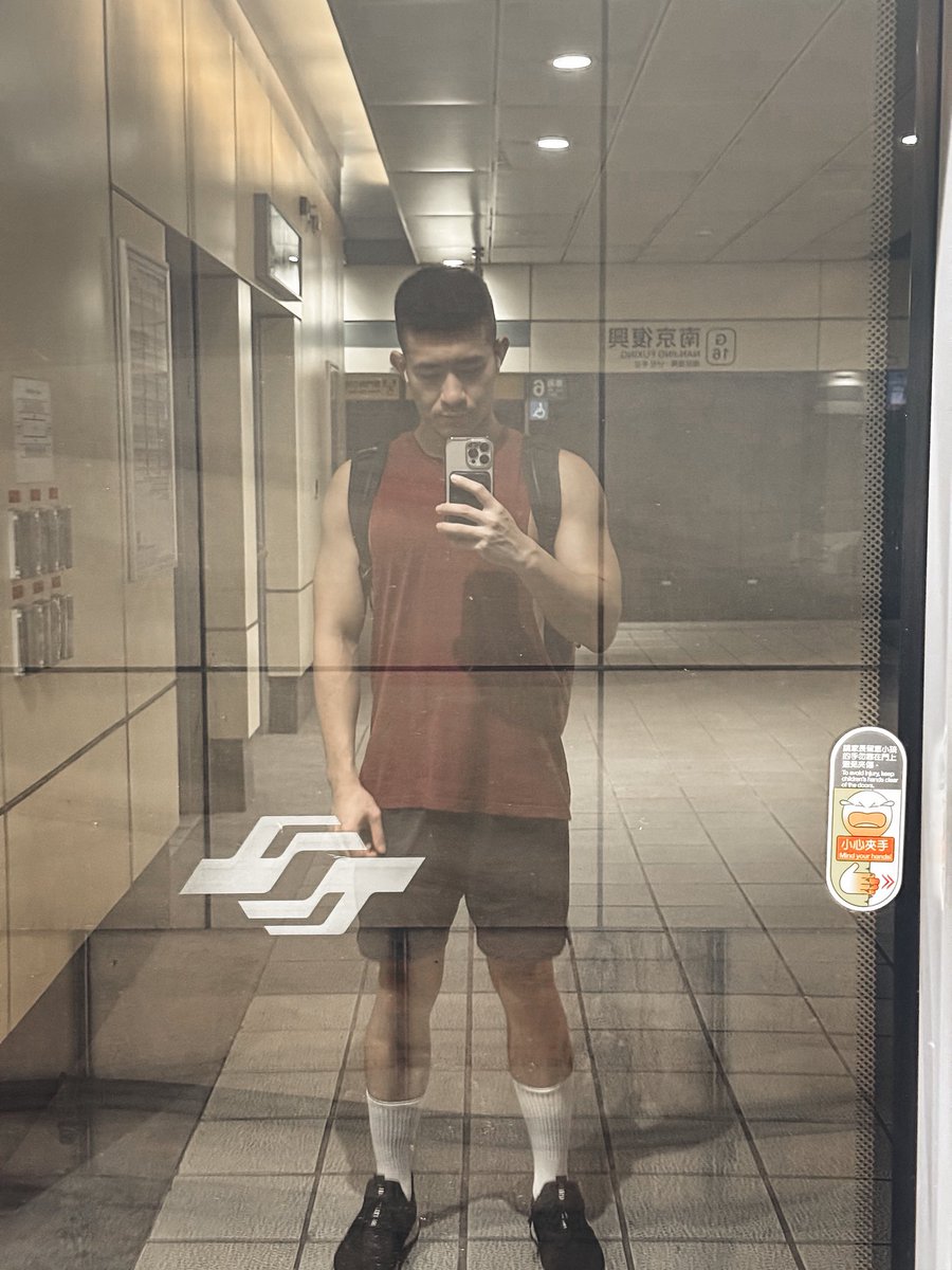 b9930017's tweet photo. 運動完回家
這禮拜有乖乖有氧
不然會越來越胖 🥹 https://t.co/qBp0PCqT9R