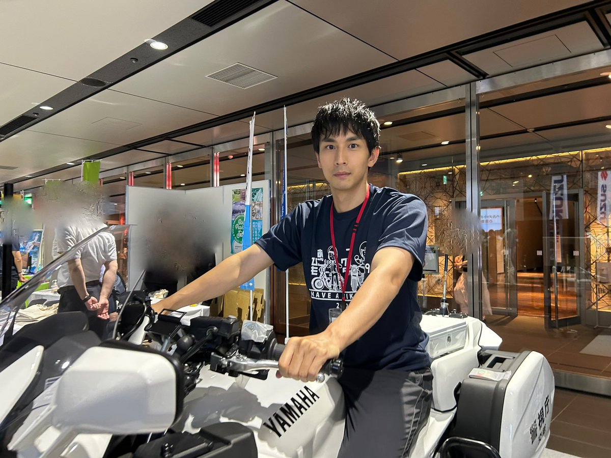 ichitomo96's tweet image. 改めて…
『8月19日は #バイクの日 HAVE A BIKE DAY』
ありがとうございました‼︎

全ブース体験して終始楽しい時間でした😆

トークショー含め、#バイク の魅力がたっぷり伝わる時間だったと思います🏍️

#HONDA と #YAMAHA それぞれの #白バイ 乗らせて頂きました！