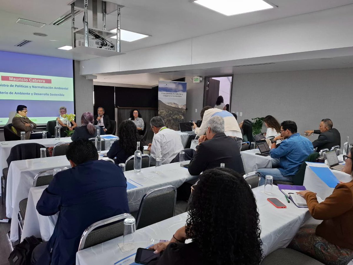 Participé en el evento “Territorios Vitales”, un espacio clave para la lucha contra la deforestación. Promovimos el diálogo entre actores gubernamentales y locales para construir recomendaciones que fortalezcan la política pública e integren el uso sostenible de la biodiversidad.