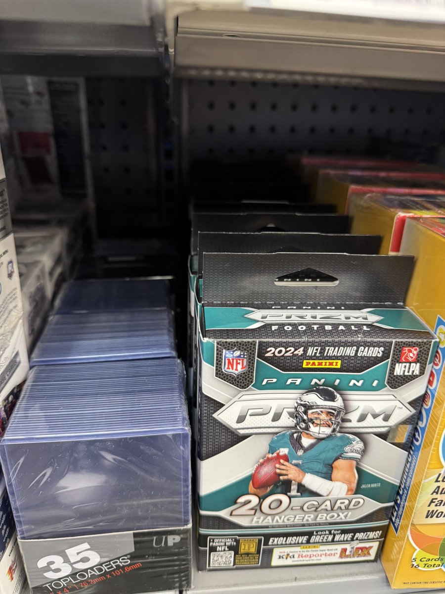 gachafeign's tweet photo. @cardrestocks Haven’t seen Prizm blasters in a minuteee..anybody want these? Cost+ship 🤝 https://t.co/J12lc8T5fD