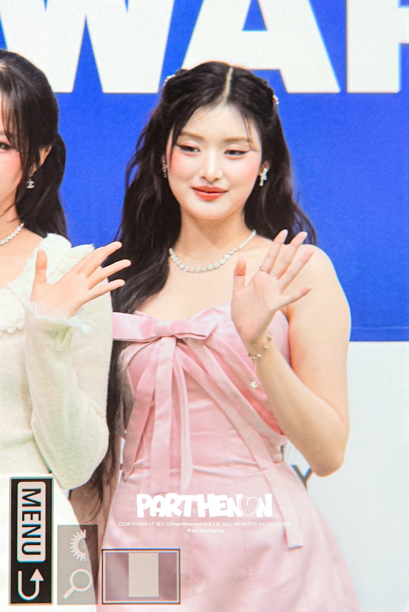 GLOBAL_ATHENA1's tweet photo. Athena dazzles the blue carpet at #KWDA2025 

Cr. TV Report &amp; Parthenon 

#ATHENA #아테나 
#FIFTYFIFTY #피프티피프티 
#FIFTYFIFTY_KWDA https://t.co/Zb1Oe4jo6e