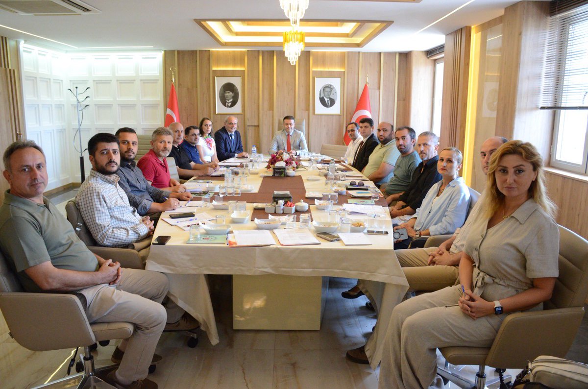 📍Rize Öğretmenevi ve ASO

 ✅Türkiye Yüzyılı Maarif Modeli Strateji ve Vizyon Toplantısı
Türkiye Yüzyılı Maarif Modelinin tüm bileşenlerinin ilimizin her bölgesinde ve resmi-özel okullarımızın tamamında en doğru şekilde uygulanmasına yönelik stratejik planlama ve vizyon