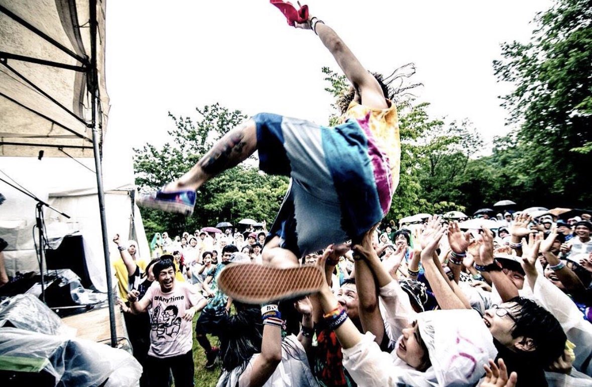 えー👀！
WANIMAありがとう！笑
ミナミナインを初めて八戸ROXXに連れて行ってくれたのはWANIMA。
偶然にも明日は、その八戸ROXXでライブ！
(ミナミナインではなくSWITCHERで)
もう何年も前のことだけど、あの日のことは今でも鮮明に覚えています☀️
いつも気にかけてくれてありがとう！
俺も頑張る🔥