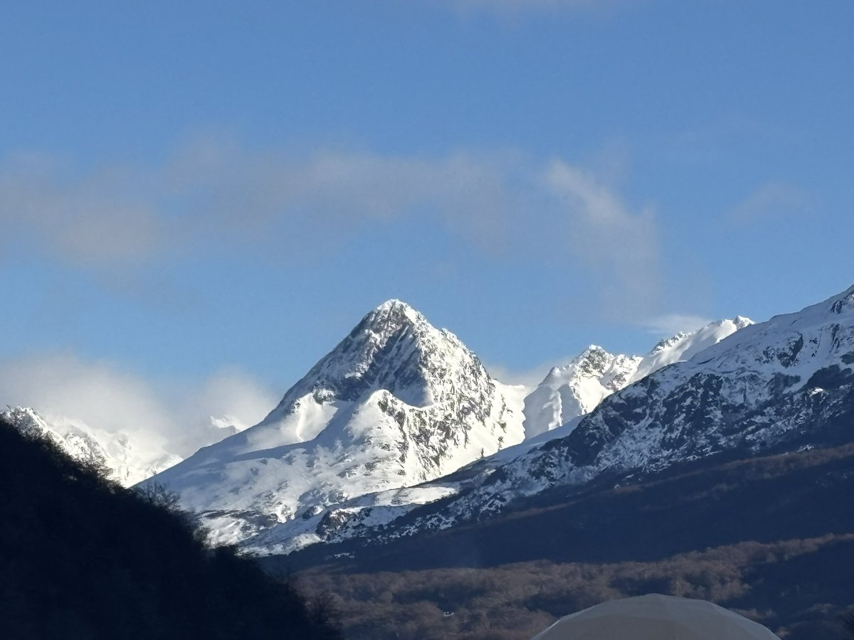 Impecable el día excepto por un nubarrón que no suelta.