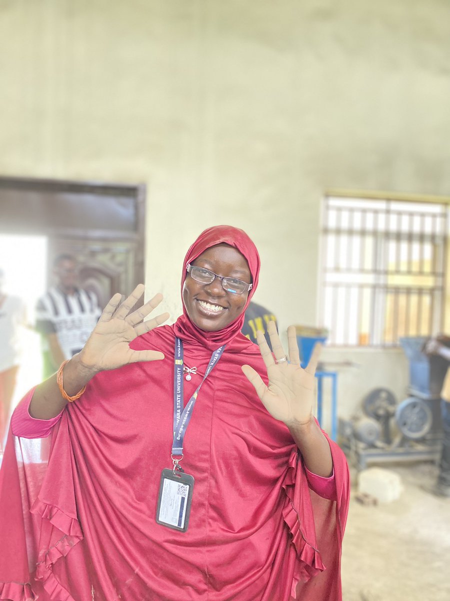 theeliteengGurl's tweet photo. 🔧 SWEP Day 3: Where Every Grain Counts 🏗️✨ Learned foundry basics—core, cope, drag, riddle, cavity, gating & vent wire. Sieved sand from scratch till smooth… tough but fun! Every grain matters in casting. 🔥 #SWEP #Engineering #FoundryLab #HandsOnLearning https://t.co/5uRL5N7l5h