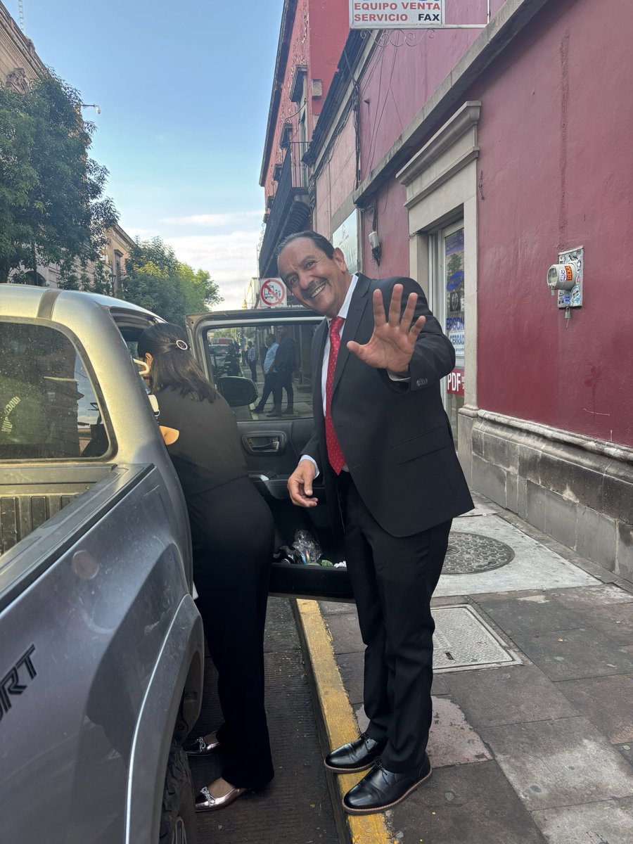 Pedro Silerio (@pedro_sileriog) on Twitter photo Listos para la Sesión Solemne del Cabildo para el Tercer Informe de Resultados del alcalde <a href="/Bonifacioamigo/">Bonifacio Herrera</a>
¡A darle con todo! Listos para la Sesión Solemne del Cabildo para el Tercer Informe de Resultados del alcalde <a href="/Bonifacioamigo/">Bonifacio Herrera</a>
¡A darle con todo!
