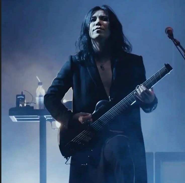 All I will say is that Aoi always has been insanely gorgeous no matter his hairstyle, bye